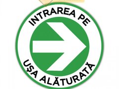 Indicatoare pentru intrare pe usa alaturata la dreapta